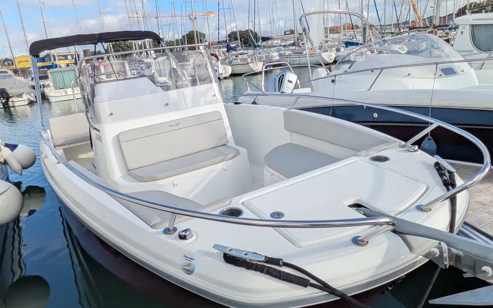 slider 0 Beneteau Flyer 8 SPACEdeck