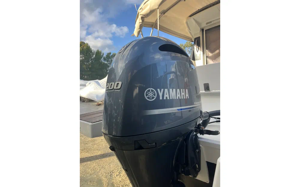 slider 5 Yamaha F200