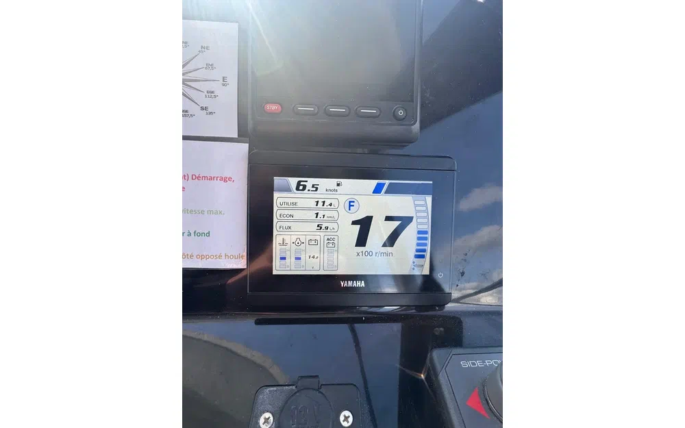 slider 10 Yamaha F200