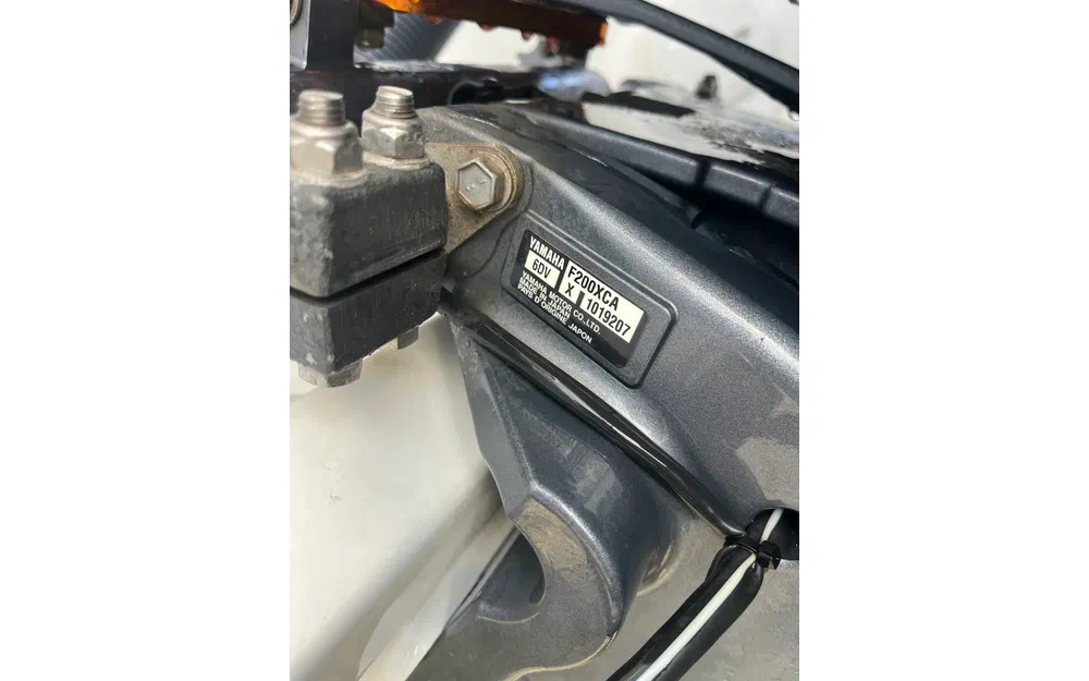 slider 11 Yamaha 200