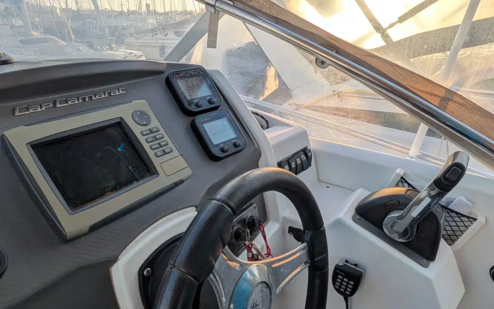 slider 8 Jeanneau Cap Camarat 8.5 WA