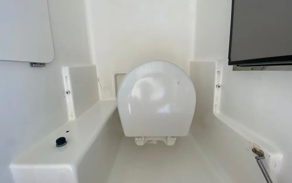 slider 10 Kelt White Shark 285