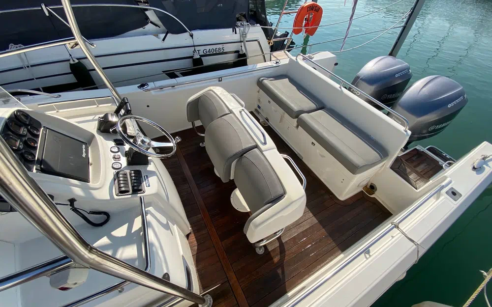 slider 19 White Shark 285