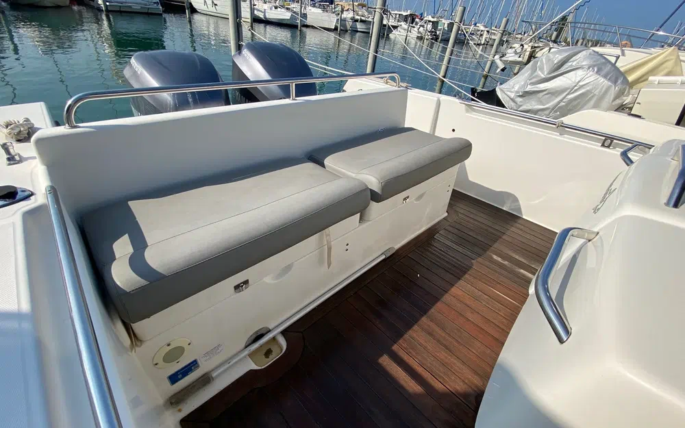 slider 22 Kelt White Shark 285