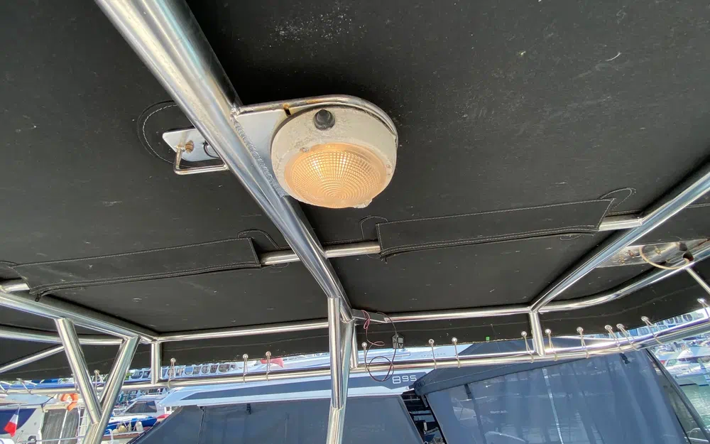 slider 26 White Shark 285