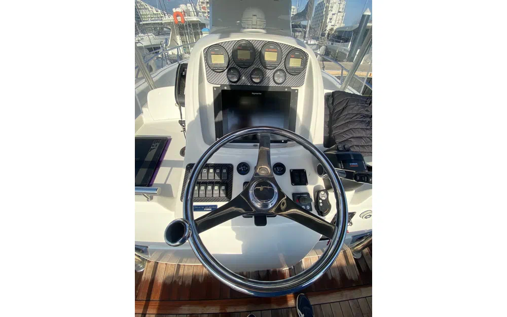 slider 7 White Shark 285