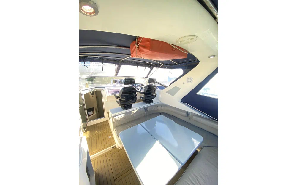 slider 33 Princess Riviera 32