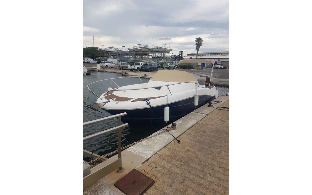 slider 10 Jeanneau Cap Camarat 755