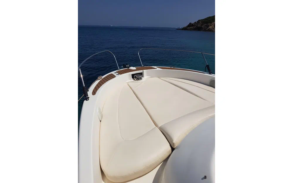 slider 4 Jeanneau Cap Camarat 755WA