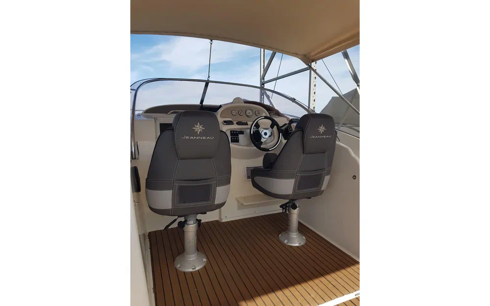 slider 6 Jeanneau Cap Camarat 755