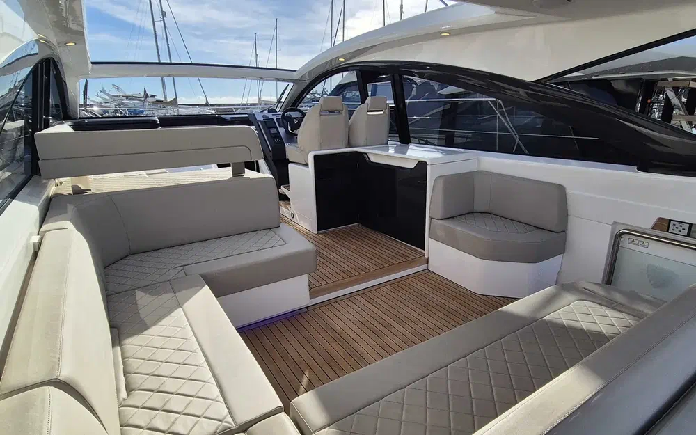 slider 1 Fairline Targa 45 Open