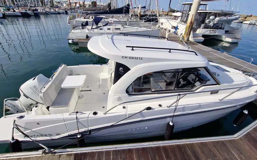 slider 12 Beneteau Antares 8 OB V2
