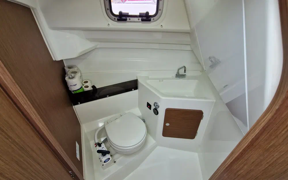 slider 8 Beneteau Antares 8 OB V2