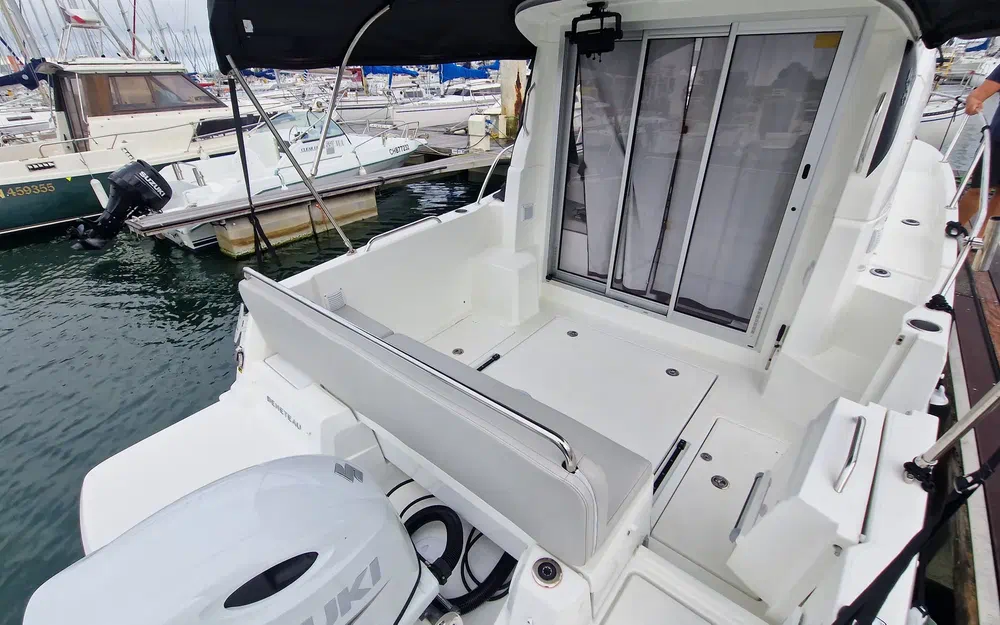 slider 4 Beneteau Antares 8 OB V2