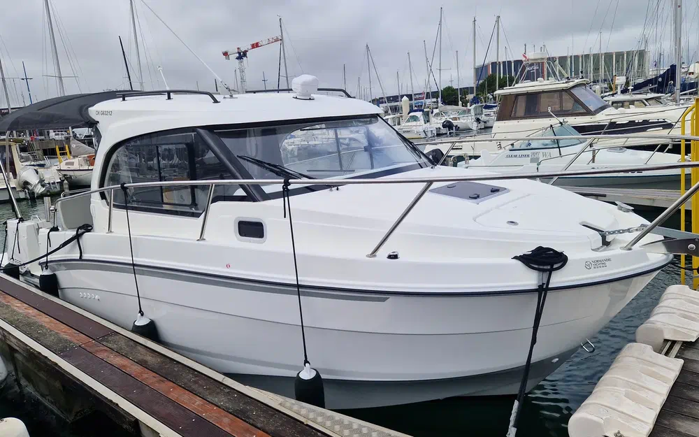 slider 5 Beneteau Antares 8 OB V2