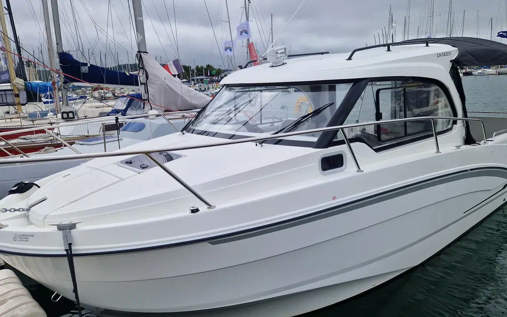 slider 3 Beneteau Antares 8 OB V2