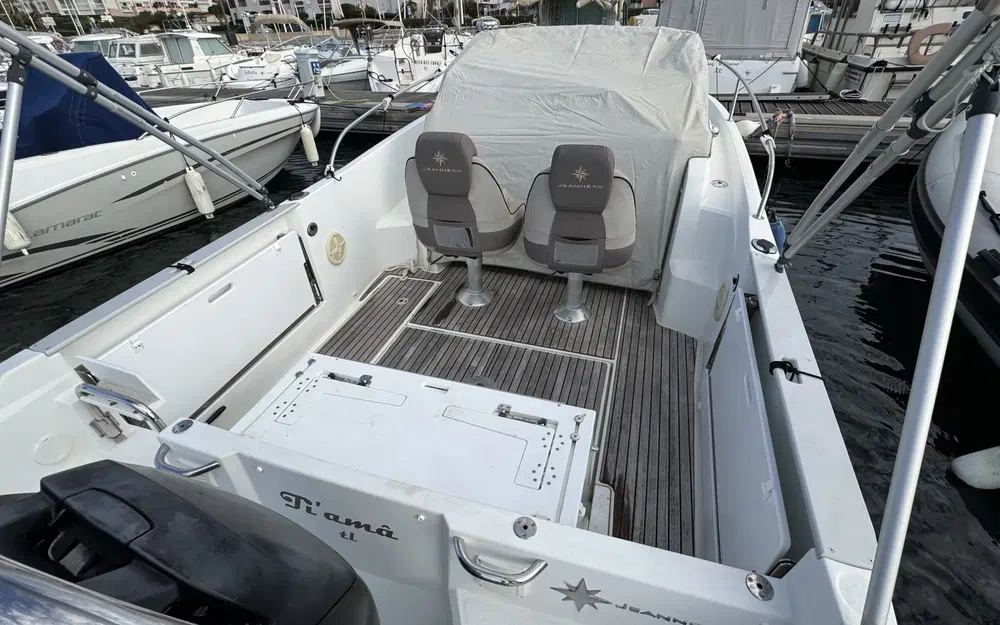 slider 10 Jeanneau Cap Camarat 7.5 WA
