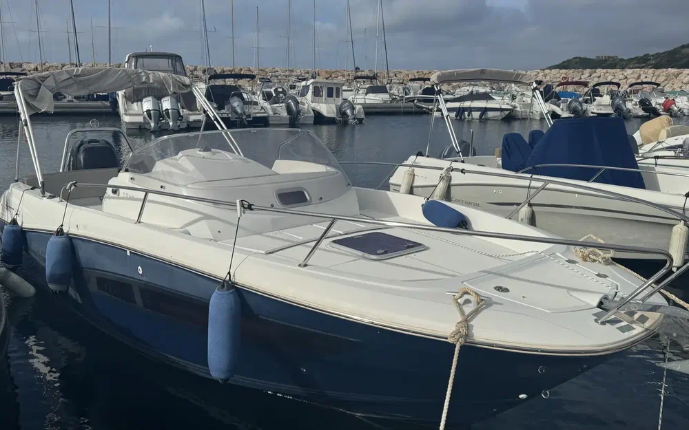 slider 1 Jeanneau Cap Camarat 7.5 WA