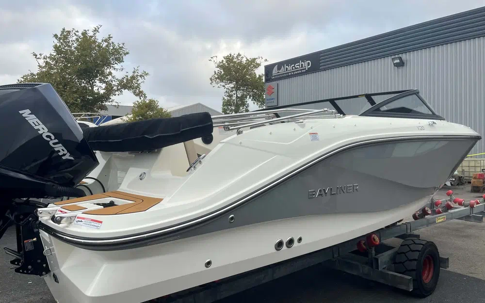 slider 1 Bayliner V20