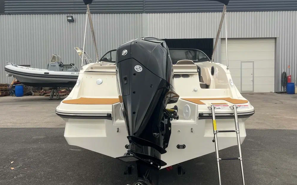 slider 2 Bayliner V20