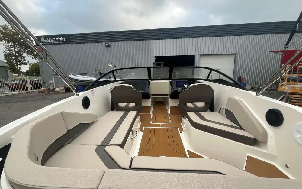 slider 3 Bayliner V20