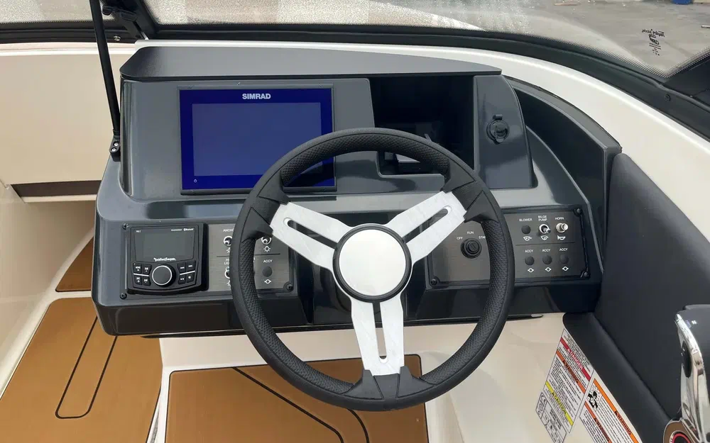 slider 7 Bayliner V20