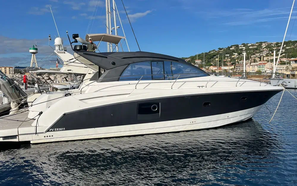 slider 0 Prestige Yachts 42 Sportop