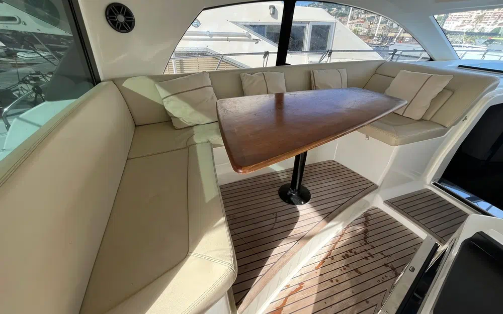 slider 9 Prestige Yachts 42 Sportop