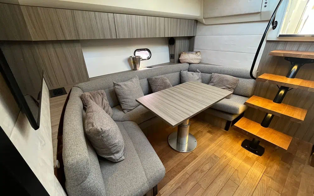 slider 14 Prestige Yachts 42 Sportop