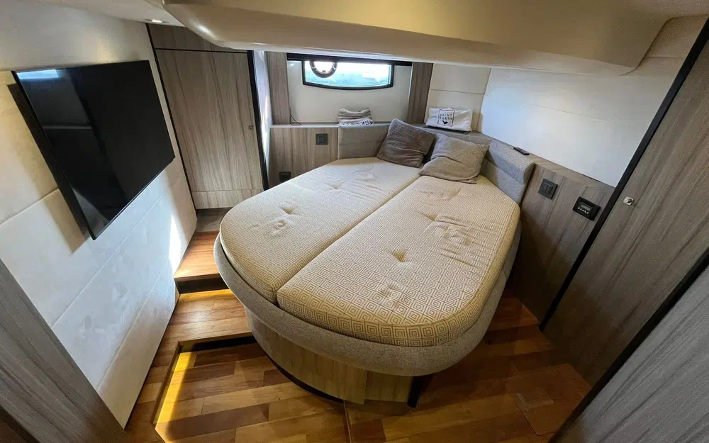 slider 17 Prestige Yachts 42 Sportop