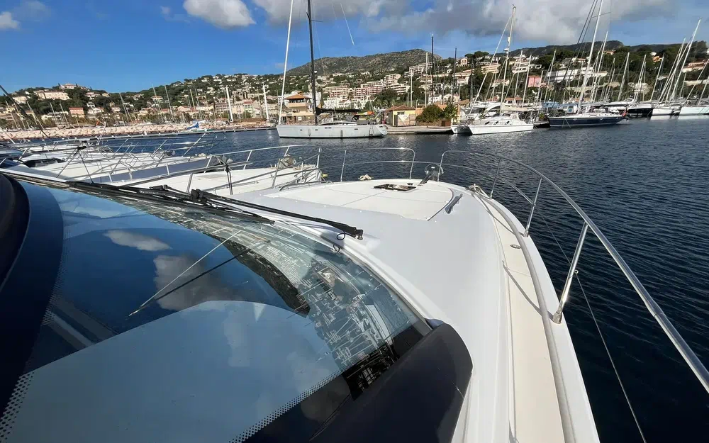slider 3 Prestige Yachts 42 Sportop