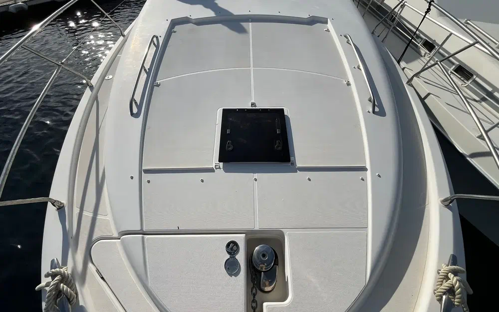slider 4 Prestige Yachts 42 Sportop