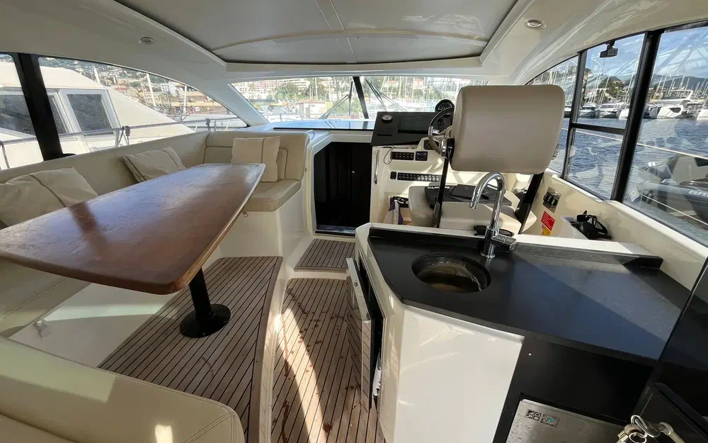 slider 5 Prestige Yachts 42 Sportop