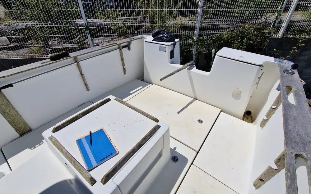 slider 2 Beneteau Antares 700 Peche