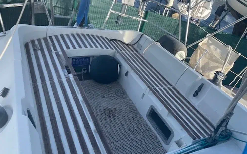 slider 19 Beneteau First 345