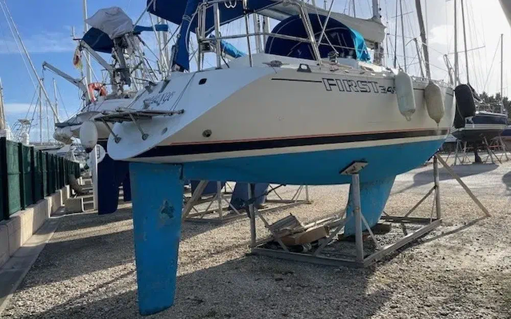 slider 38 Beneteau First 345