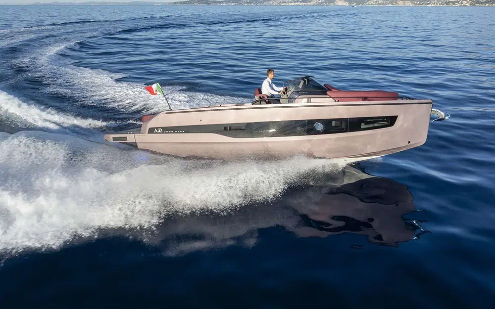 slider 9 Cranchi A32 Luxury Tender