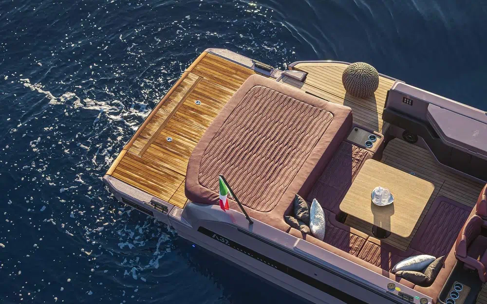 slider 1 Cranchi A32 Luxury Tender