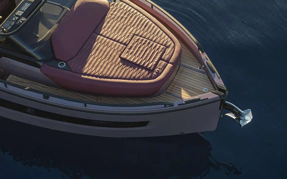 slider 2 Cranchi A32 Luxury Tender