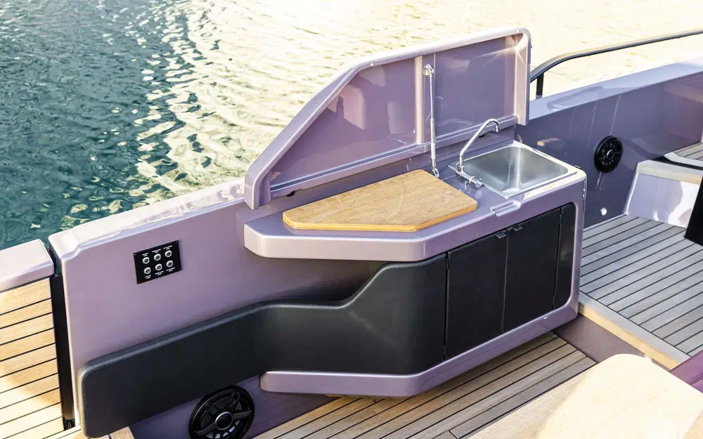 slider 3 Cranchi A32 Luxury Tender