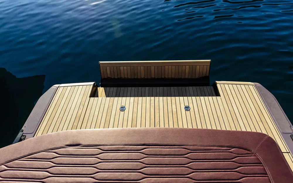 slider 4 Cranchi A32 Luxury Tender