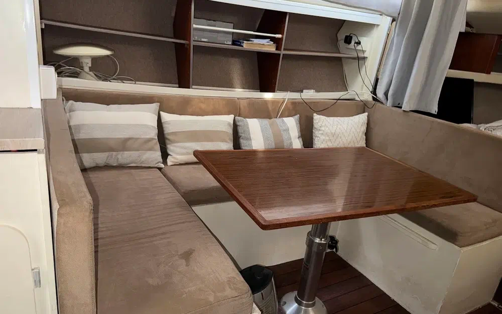 slider 12 Essex Yacht Cleopatra 1000