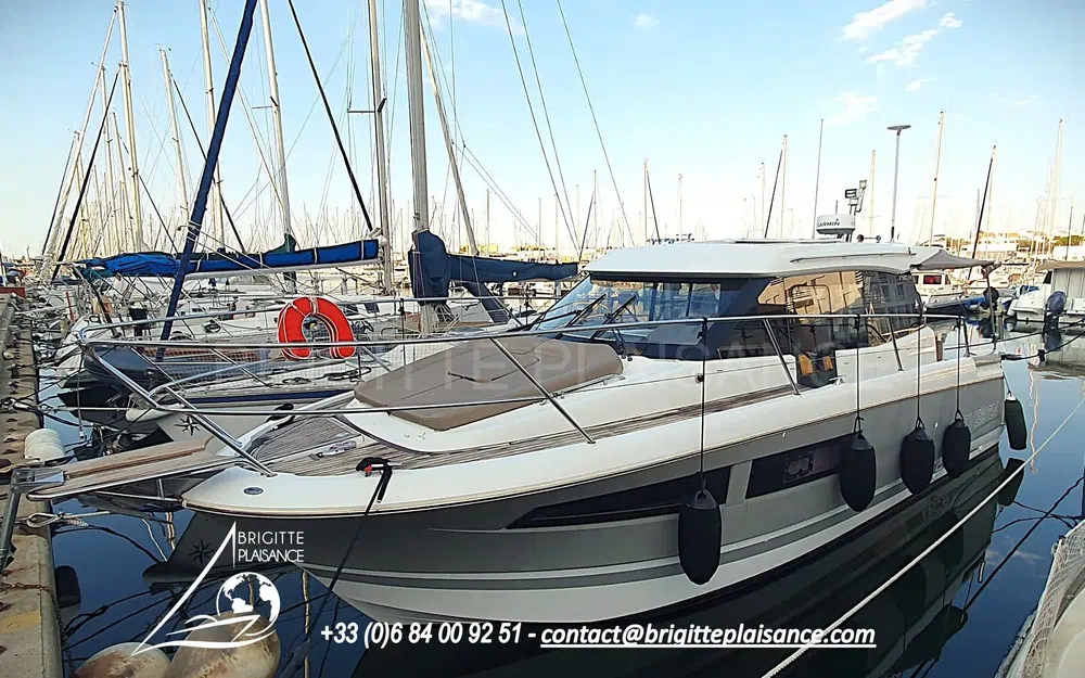 slider 0 Jeanneau NC 9