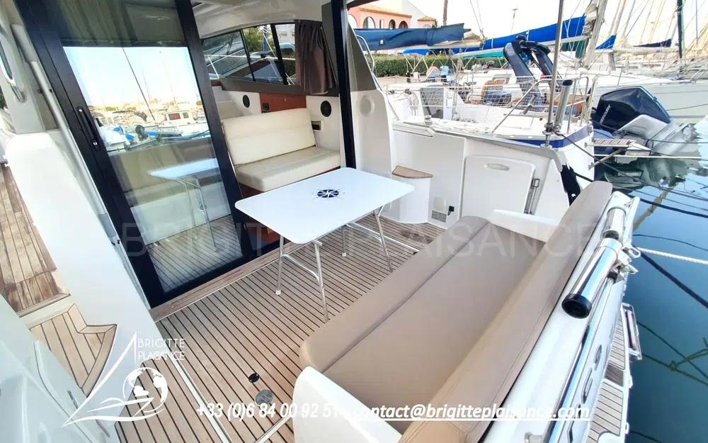 slider 1 Jeanneau NC 9