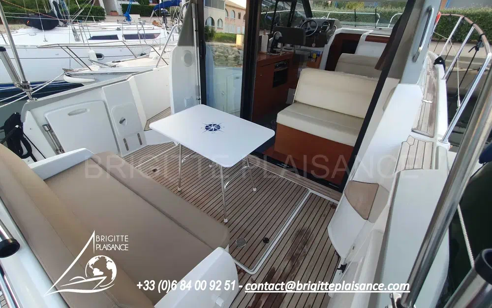 slider 4 Jeanneau NC 9