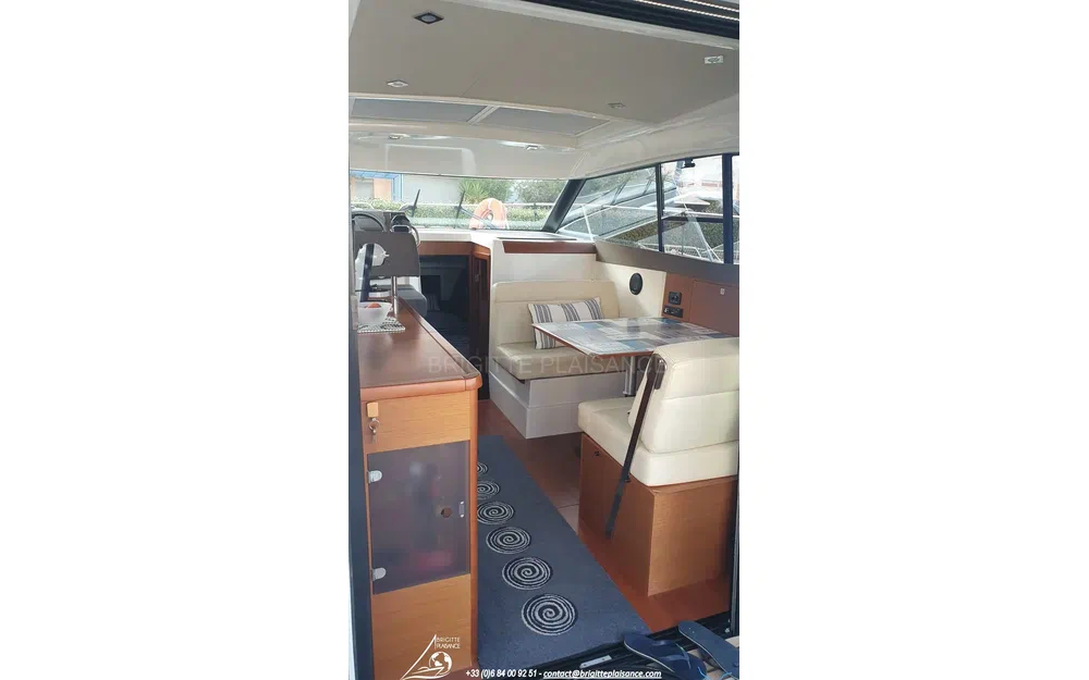 slider 6 Jeanneau NC 9