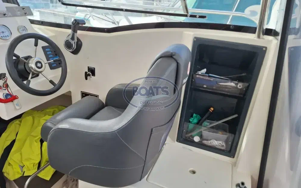slider 9 Parker  660 Pilothouse