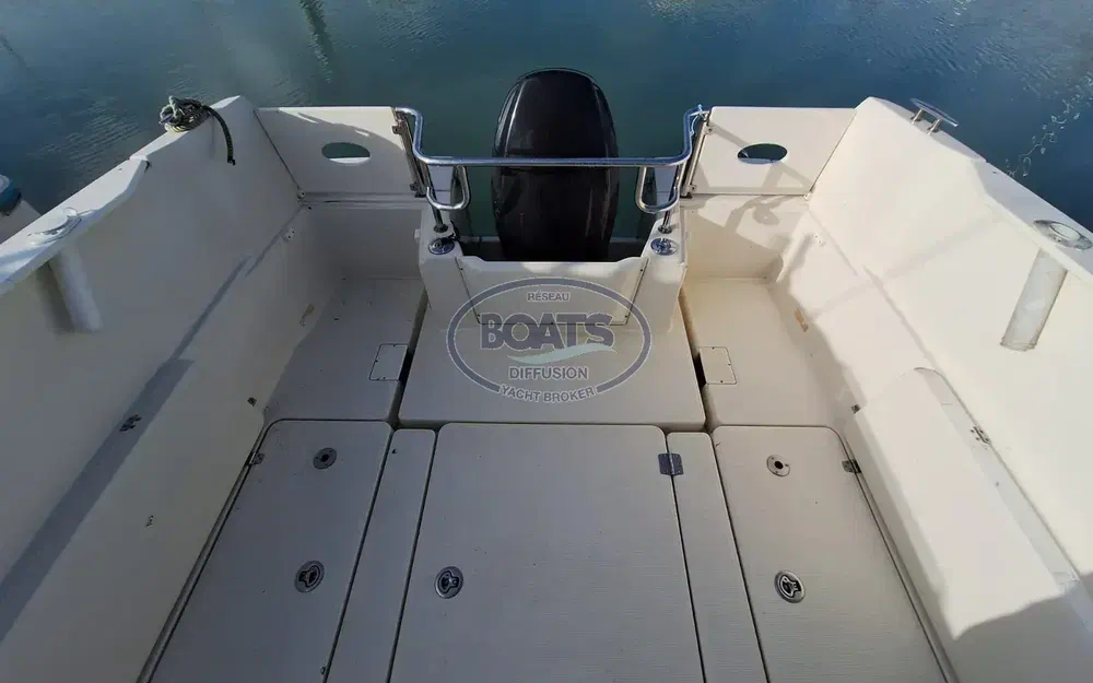 slider 2 Parker  660 Pilothouse