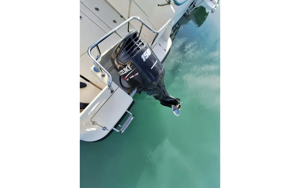 slider 4 Parker  660 Pilothouse