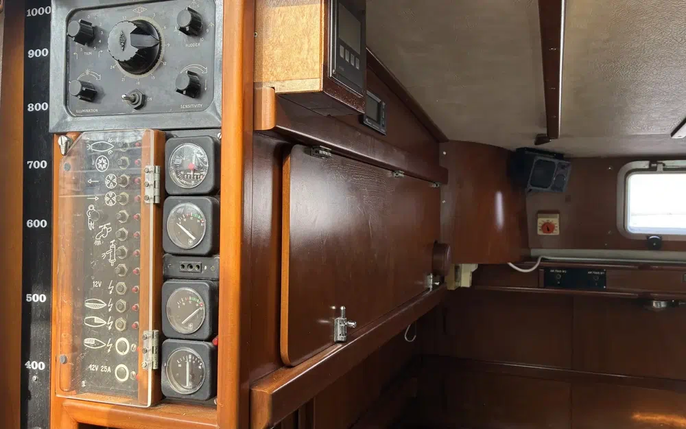 slider 12 Amel Maramu